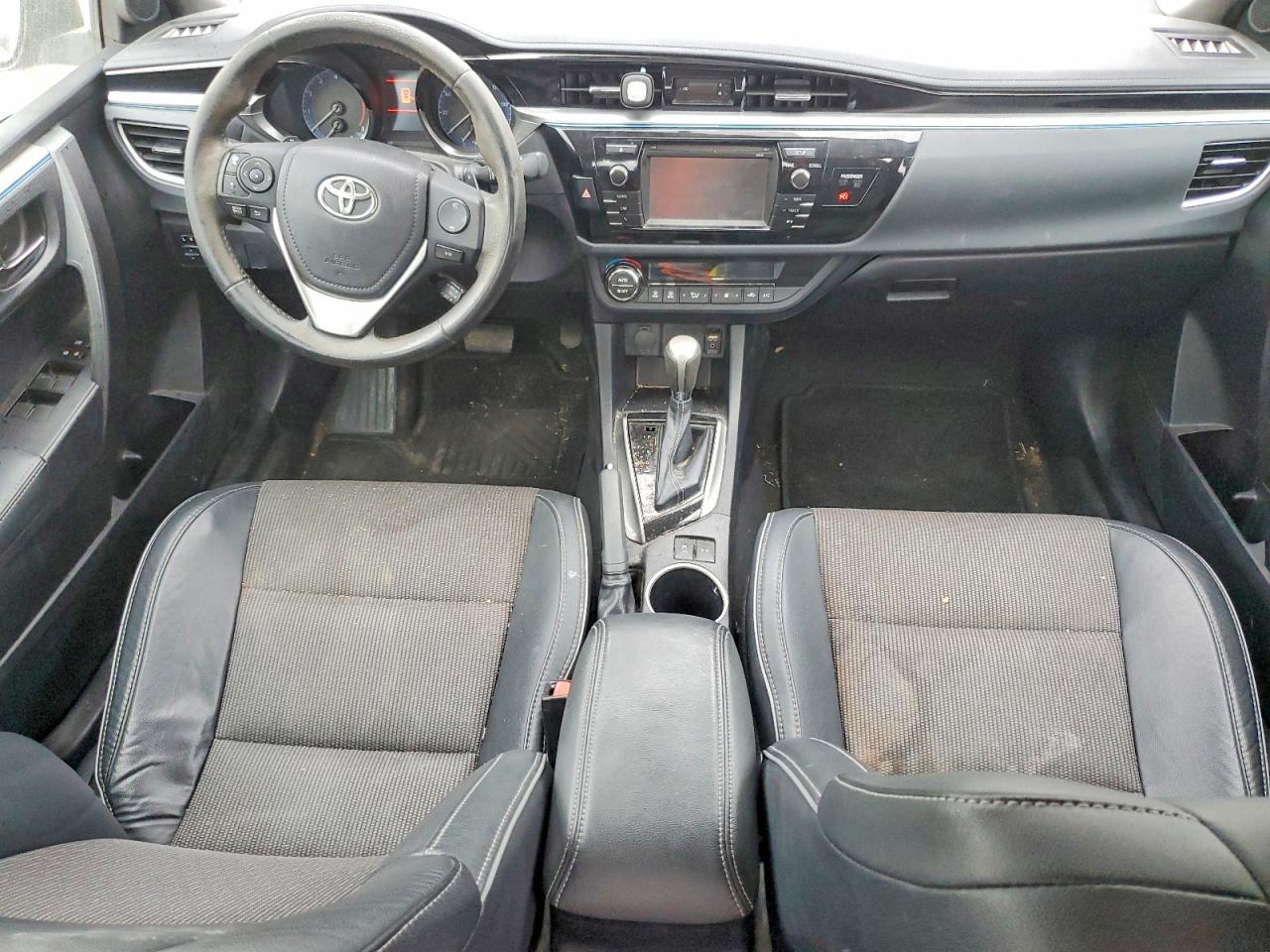 2015 TOYOTA COROLLA L photo 8