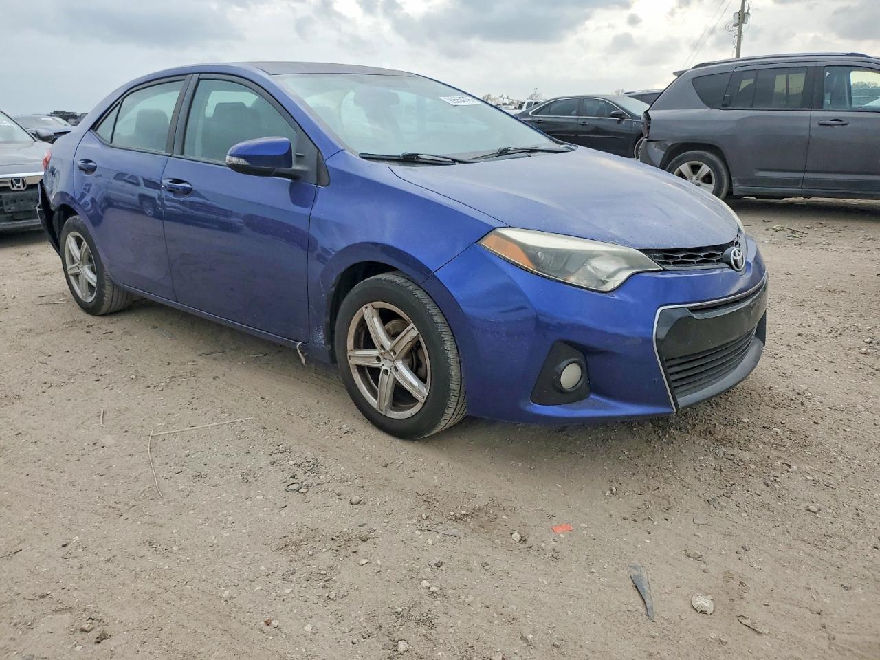 2015 TOYOTA COROLLA L photo 4