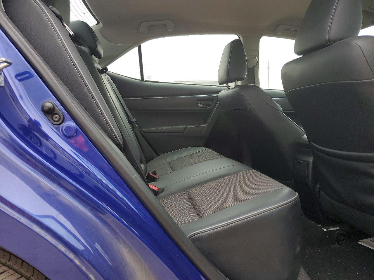 2015 TOYOTA COROLLA L photo 10
