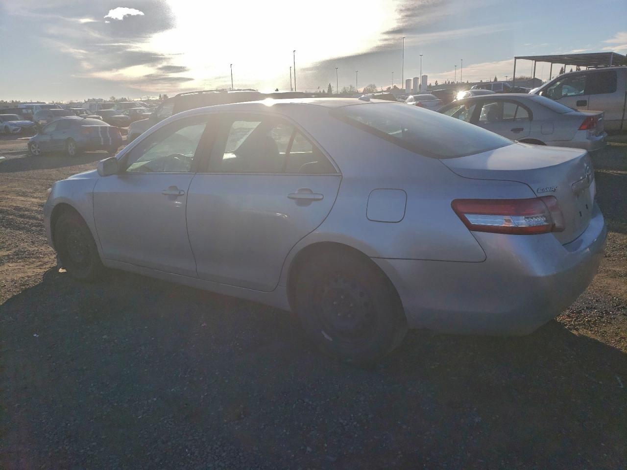 2011 TOYOTA CAMRY BASE photo 2