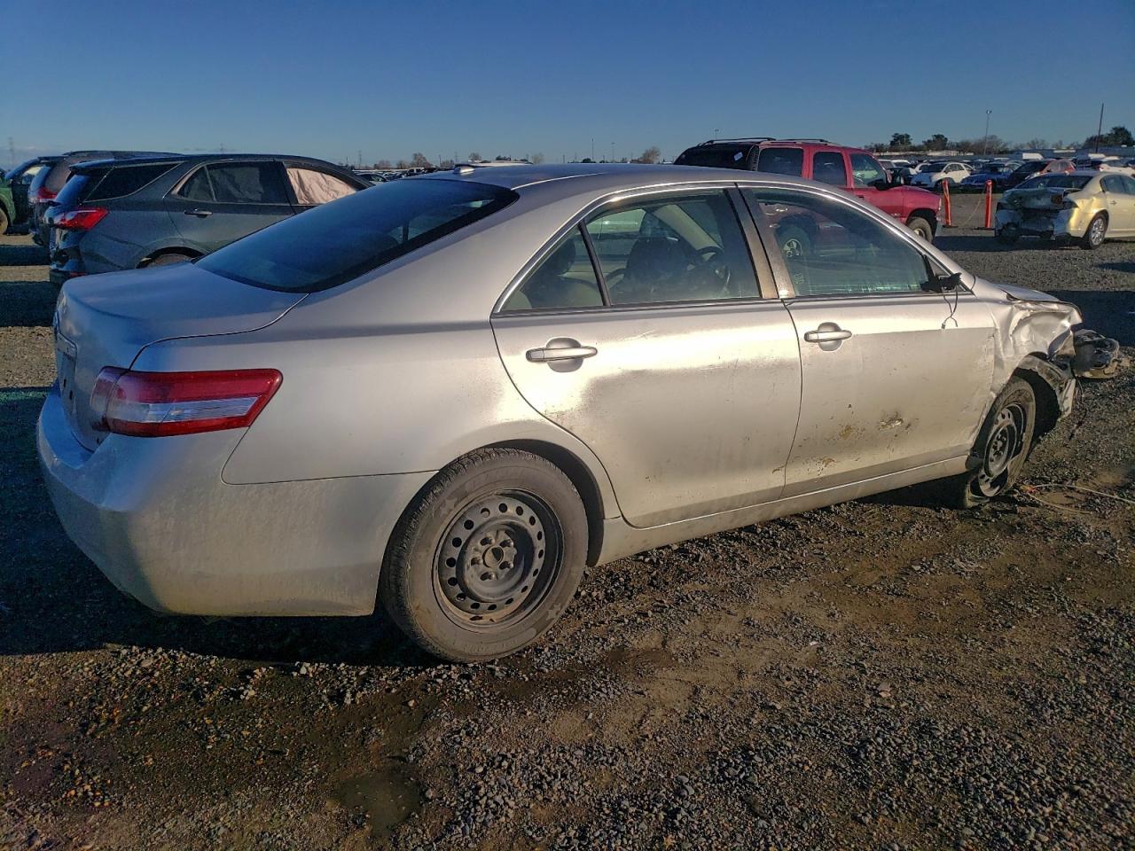 2011 TOYOTA CAMRY BASE photo 3