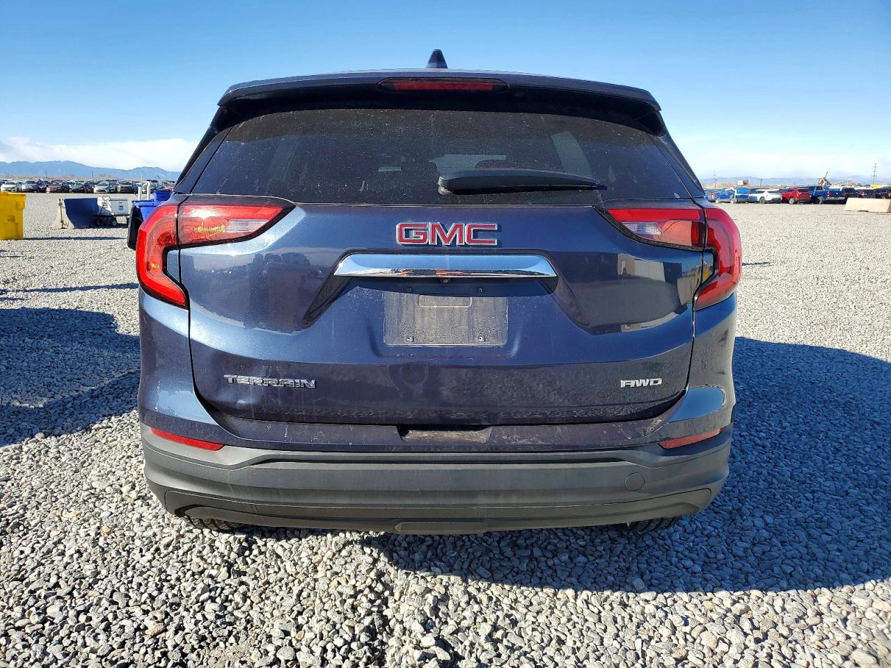 2018 GMC TERRAIN SLE photo 11