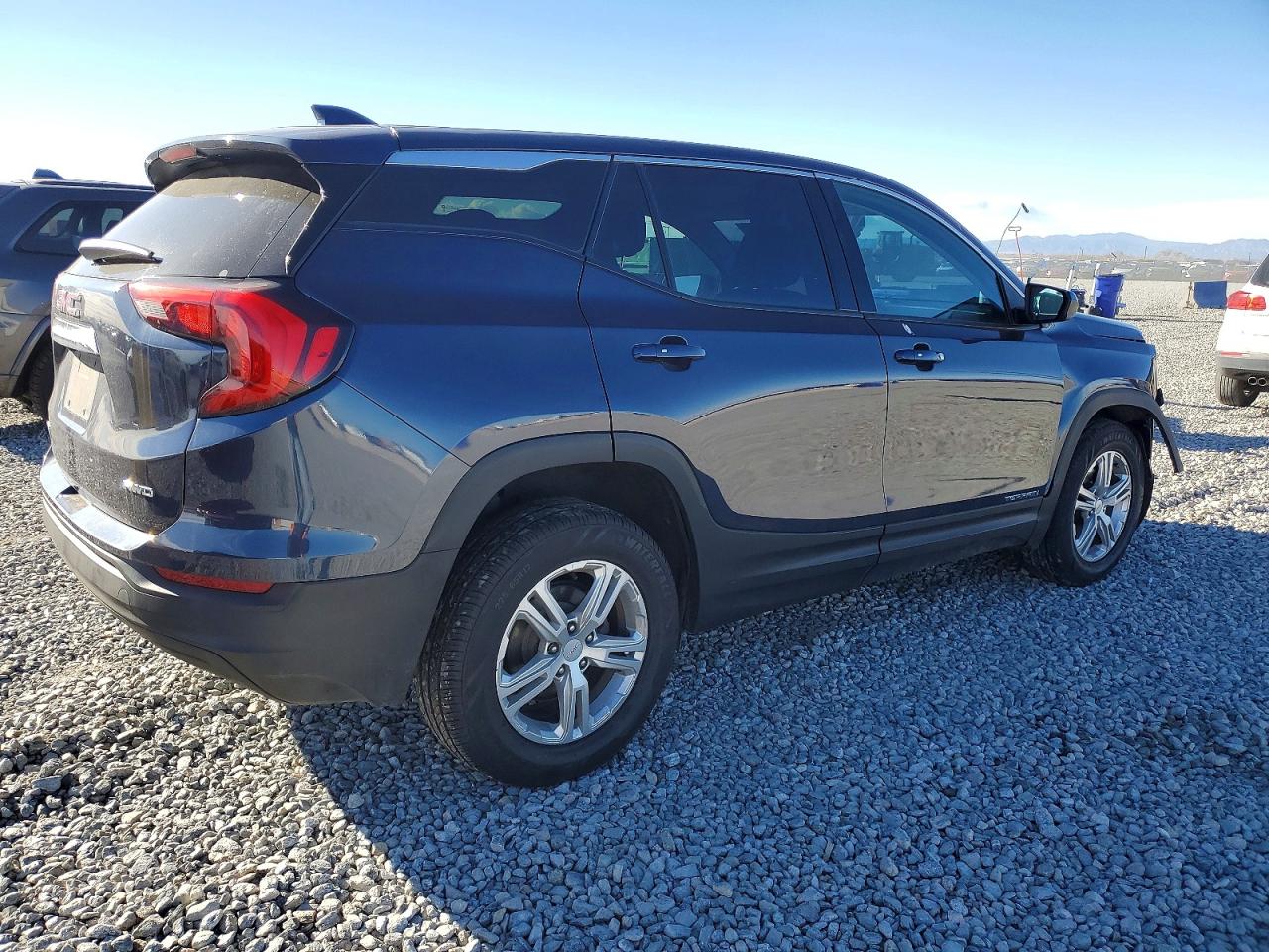 2018 GMC TERRAIN SLE photo 5