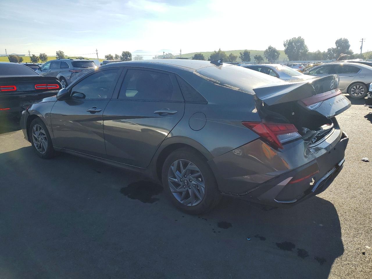 2025 HYUNDAI ELANTRA BLUE photo 2