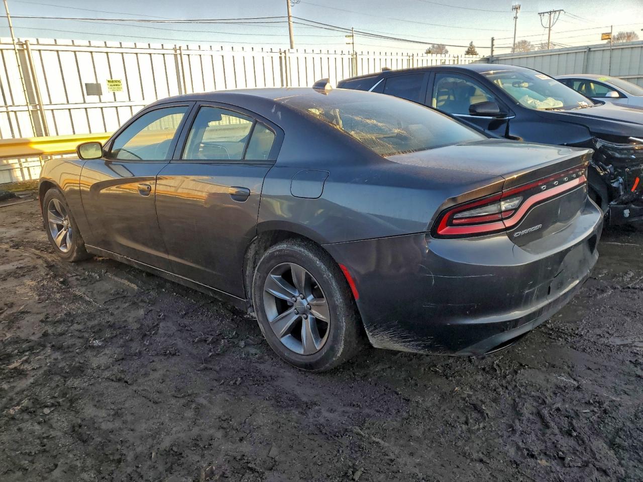 2016 DODGE CHARGER SXT photo 2