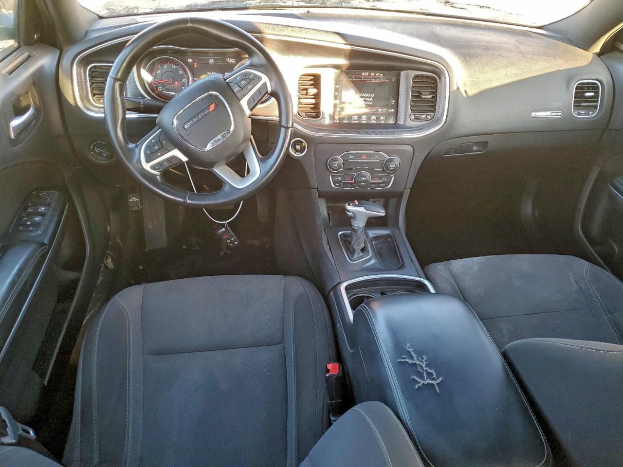 2016 DODGE CHARGER SXT photo 8