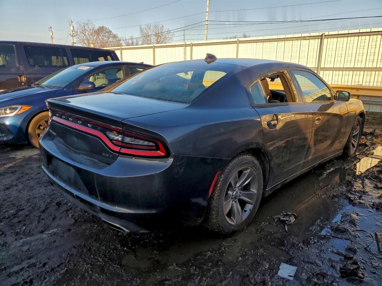 2016 DODGE CHARGER SXT photo 3