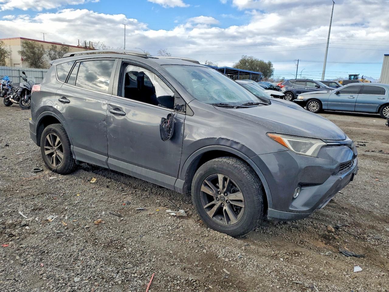 2018 TOYOTA RAV4 XLE photo 7