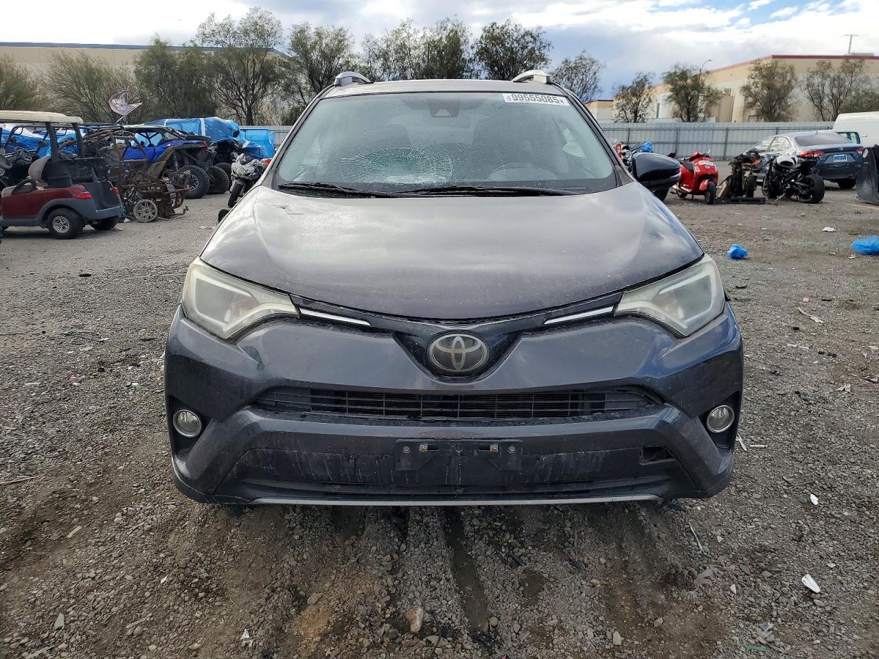 2018 TOYOTA RAV4 XLE photo 9