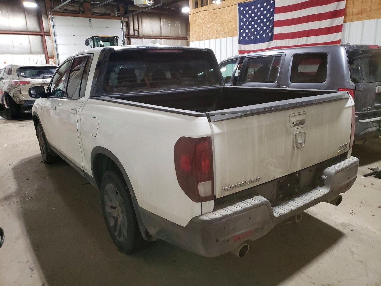 2021 HONDA RIDGELINE SPORT photo 2