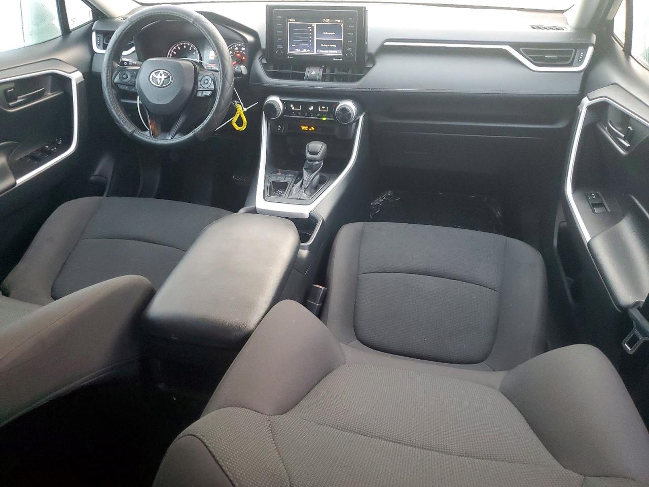 2021 TOYOTA RAV4 LE photo 15