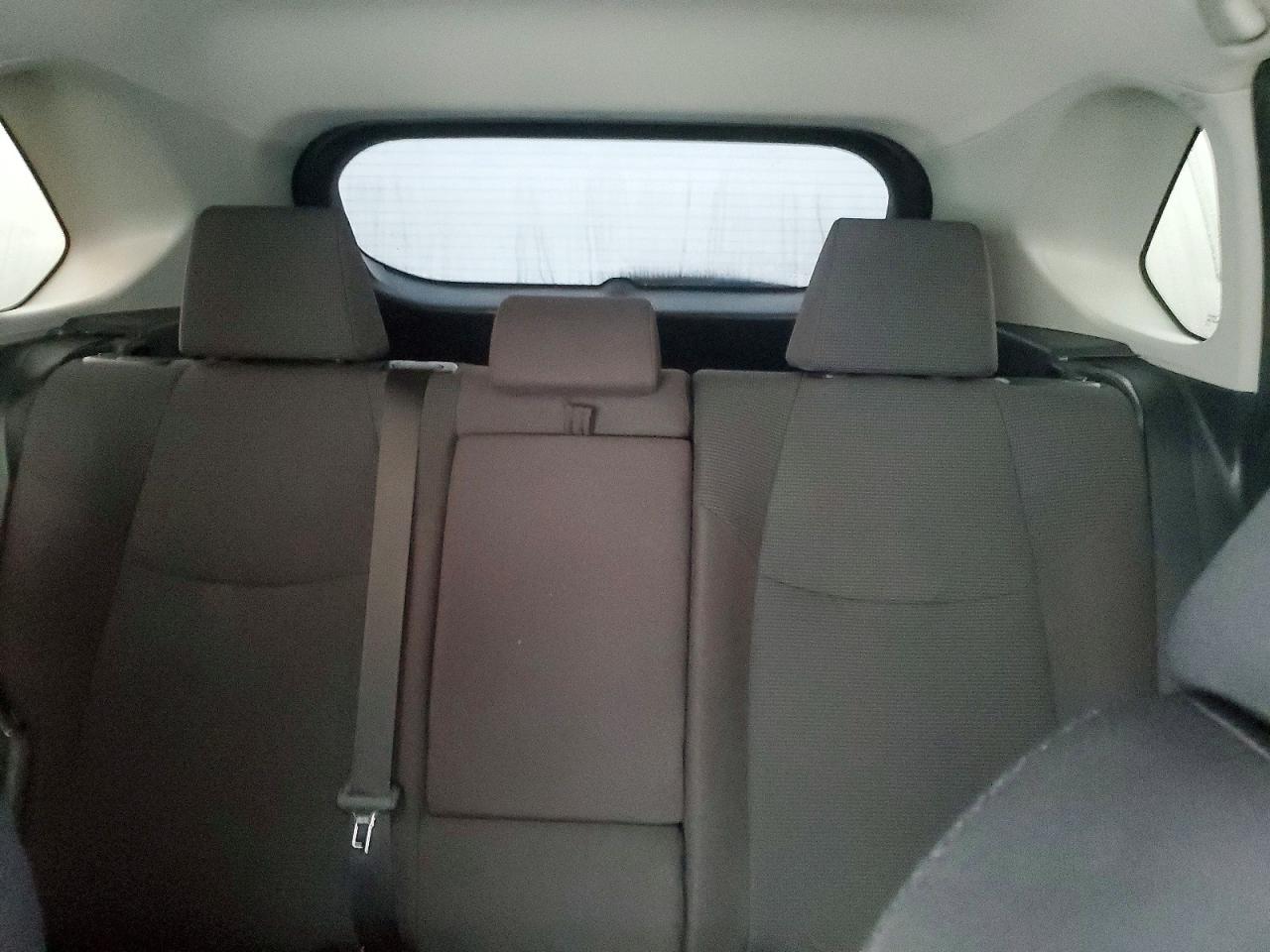 2021 TOYOTA RAV4 LE photo 19