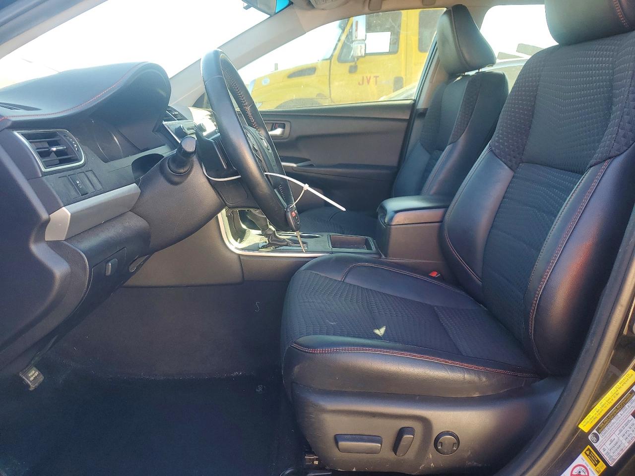 2015 TOYOTA CAMRY LE photo 7