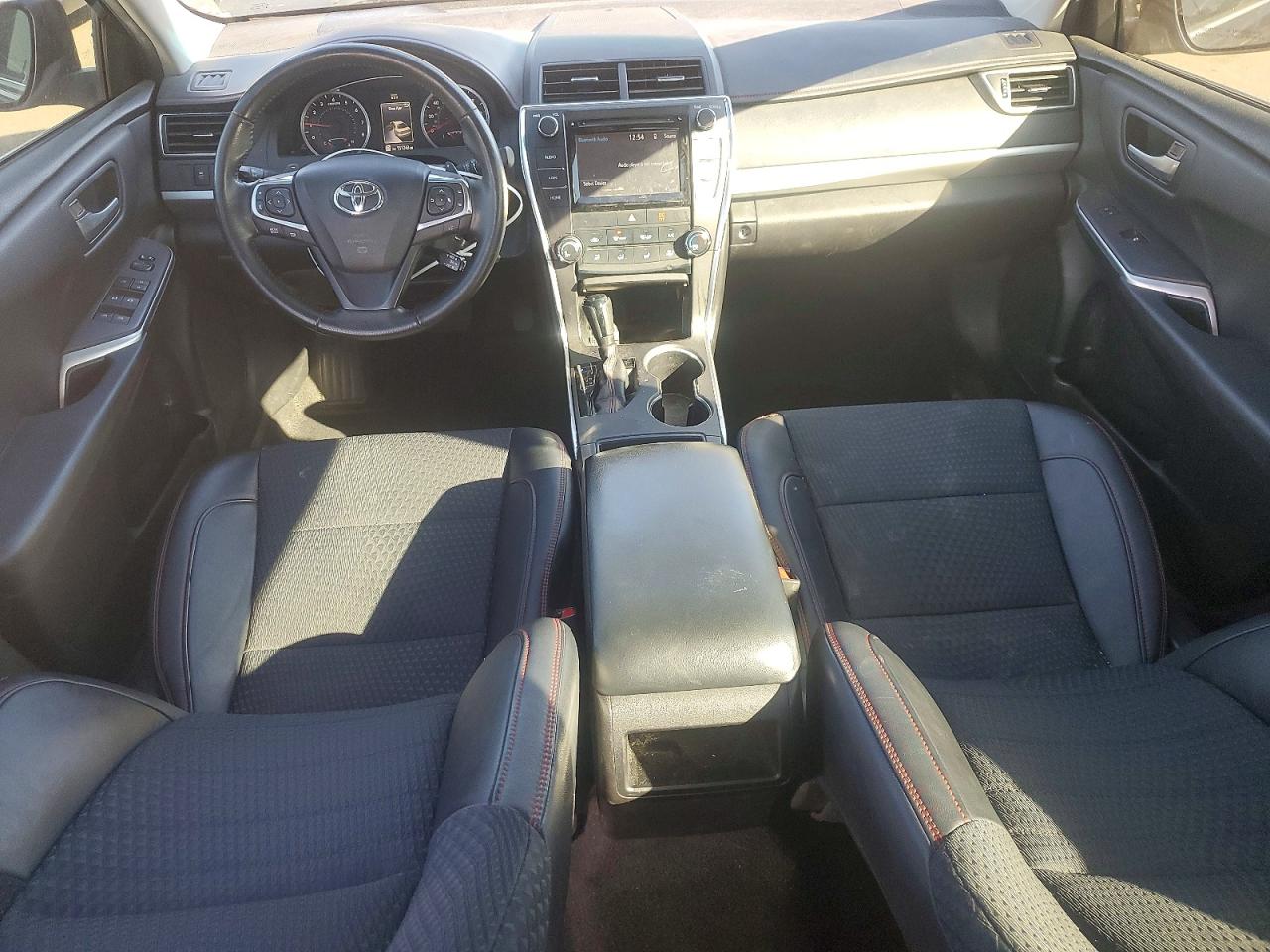 2015 TOYOTA CAMRY LE photo 8