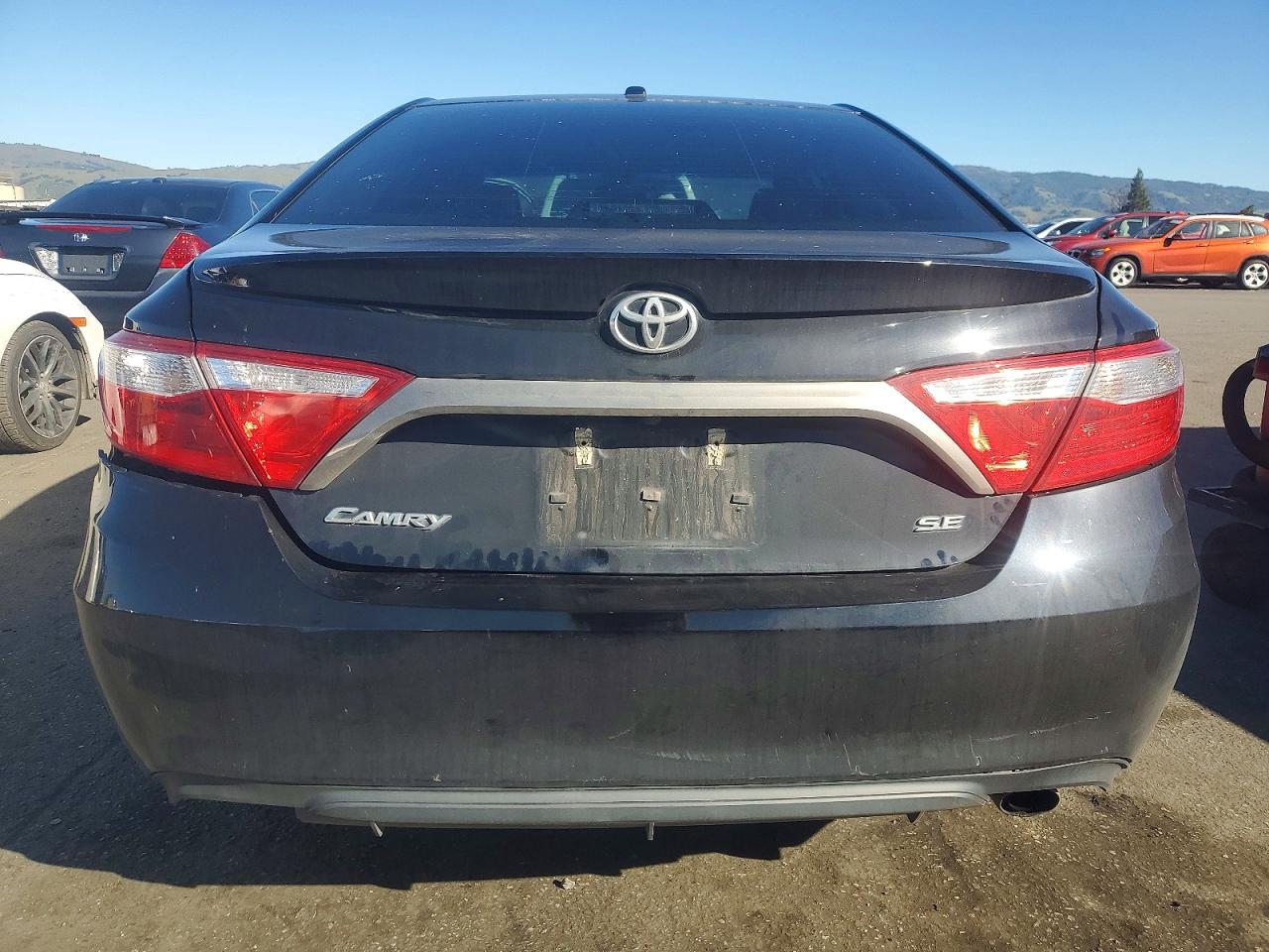 2015 TOYOTA CAMRY LE photo 6