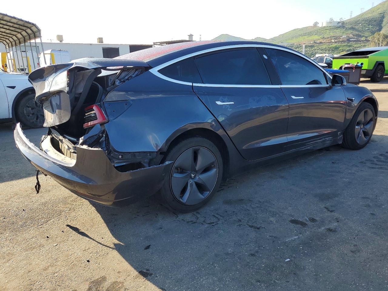2018 TESLA MODEL 3 photo 3
