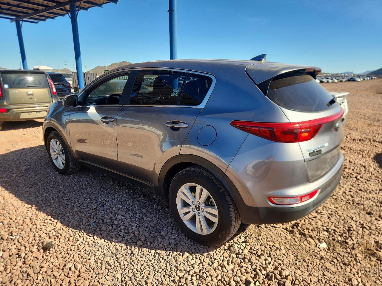2017 KIA SPORTAGE LX photo 2