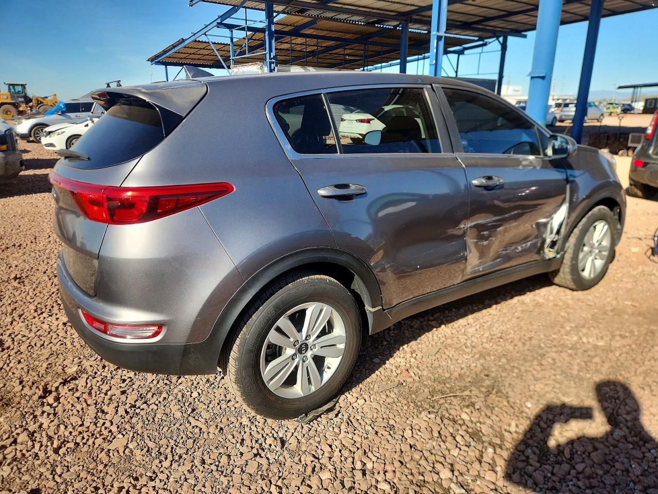 2017 KIA SPORTAGE LX photo 3