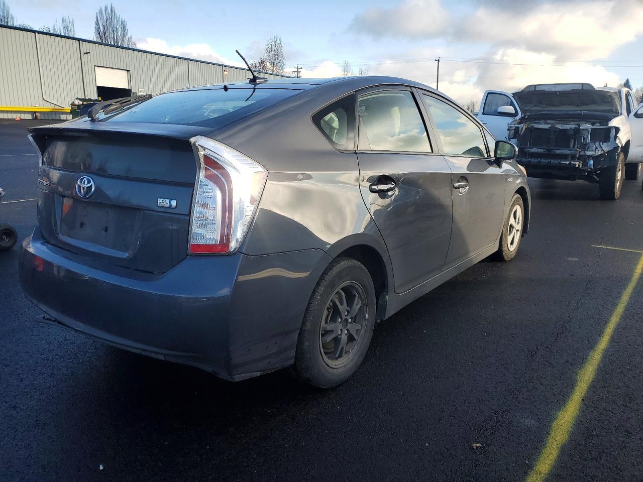 2013 TOYOTA PRIUS photo 3