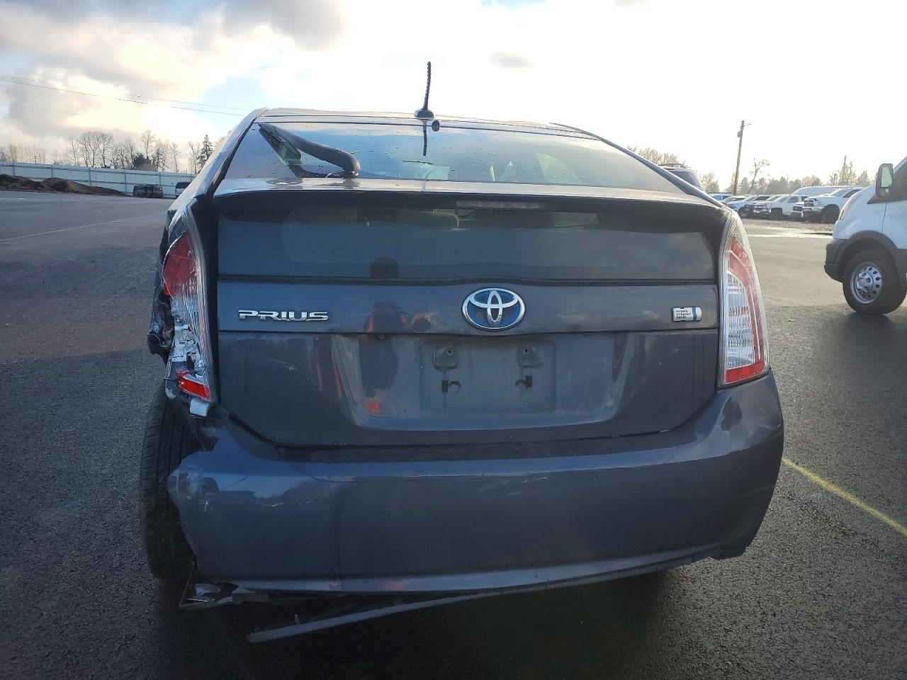 2013 TOYOTA PRIUS photo 6