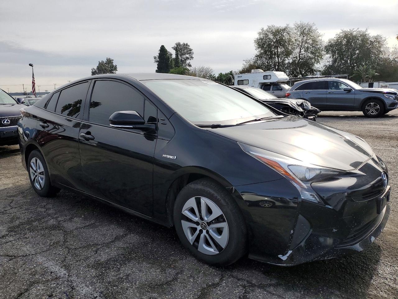 2016 TOYOTA PRIUS photo 4