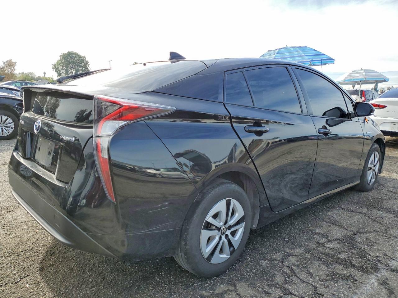 2016 TOYOTA PRIUS photo 3