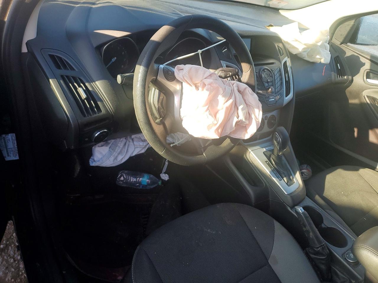 2014 FORD FOCUS SE photo 8