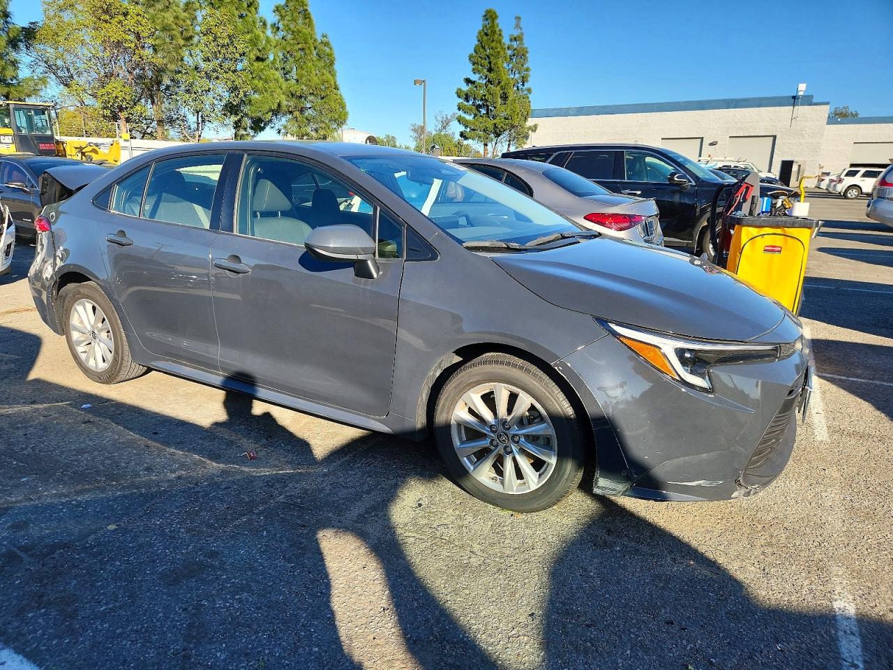 2023 TOYOTA COROLLA LE photo 4