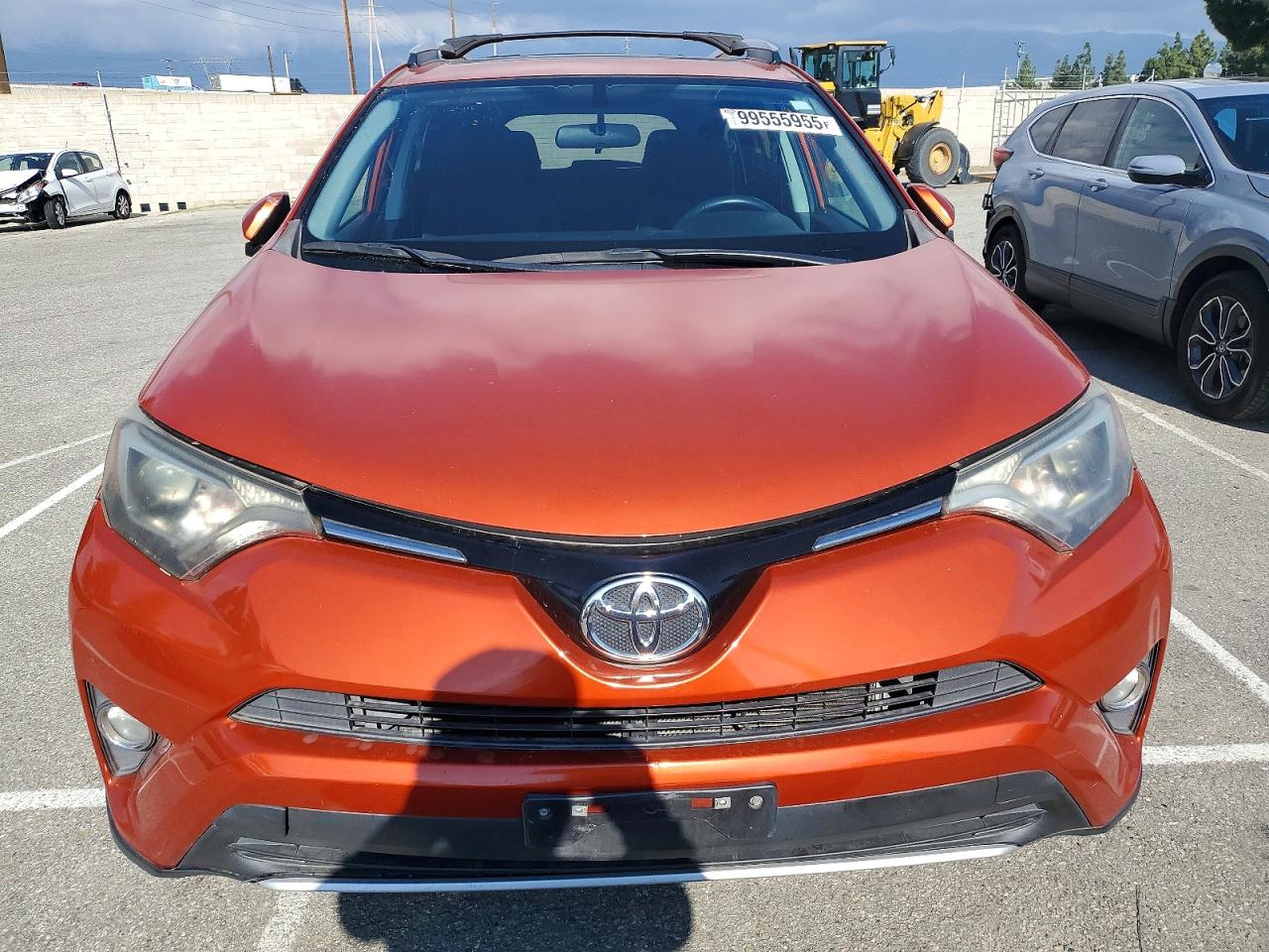 2016 TOYOTA RAV4 XLE photo 5