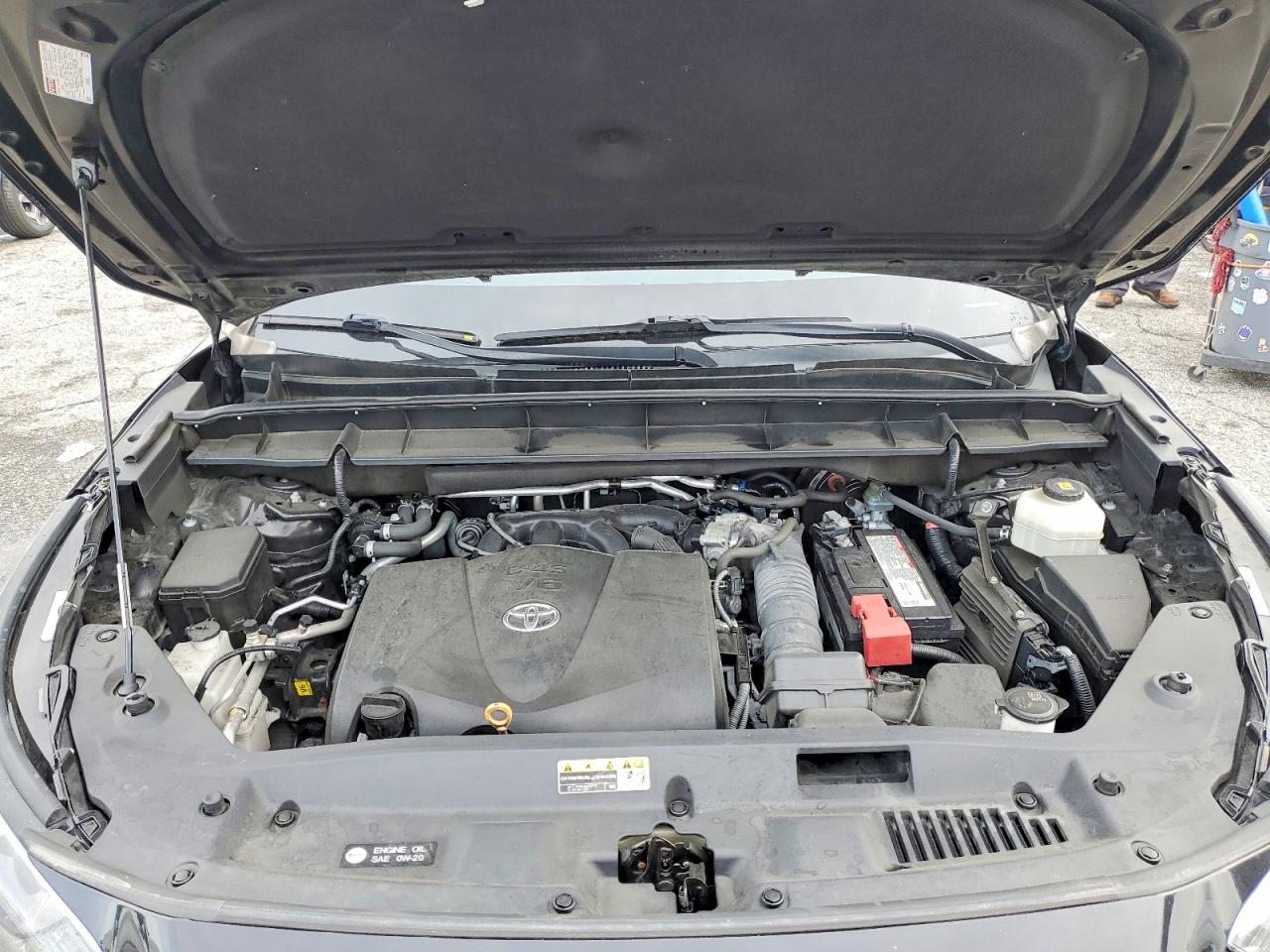 2021 TOYOTA HIGHLANDER XLE photo 12