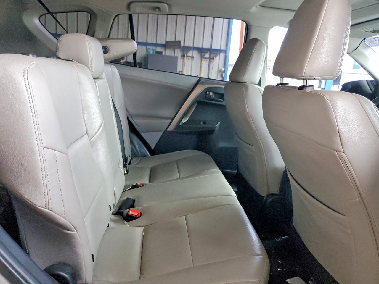 2013 TOYOTA RAV4 XLE photo 10