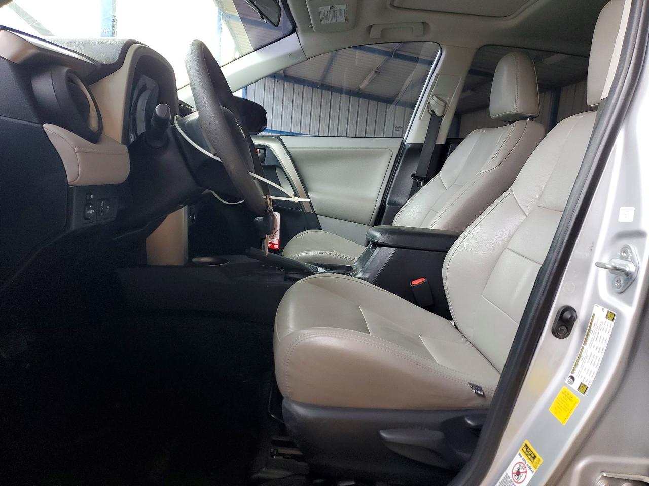 2013 TOYOTA RAV4 XLE photo 7