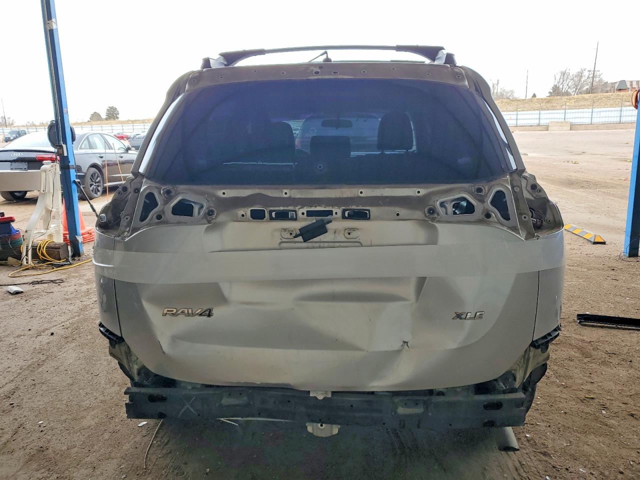 2013 TOYOTA RAV4 XLE photo 6