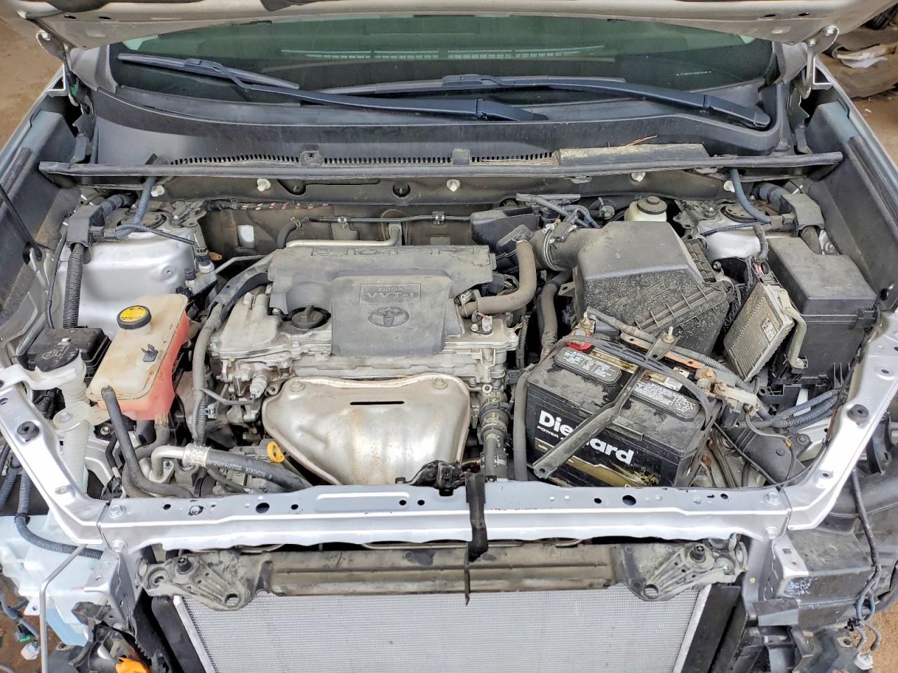 2013 TOYOTA RAV4 XLE photo 11