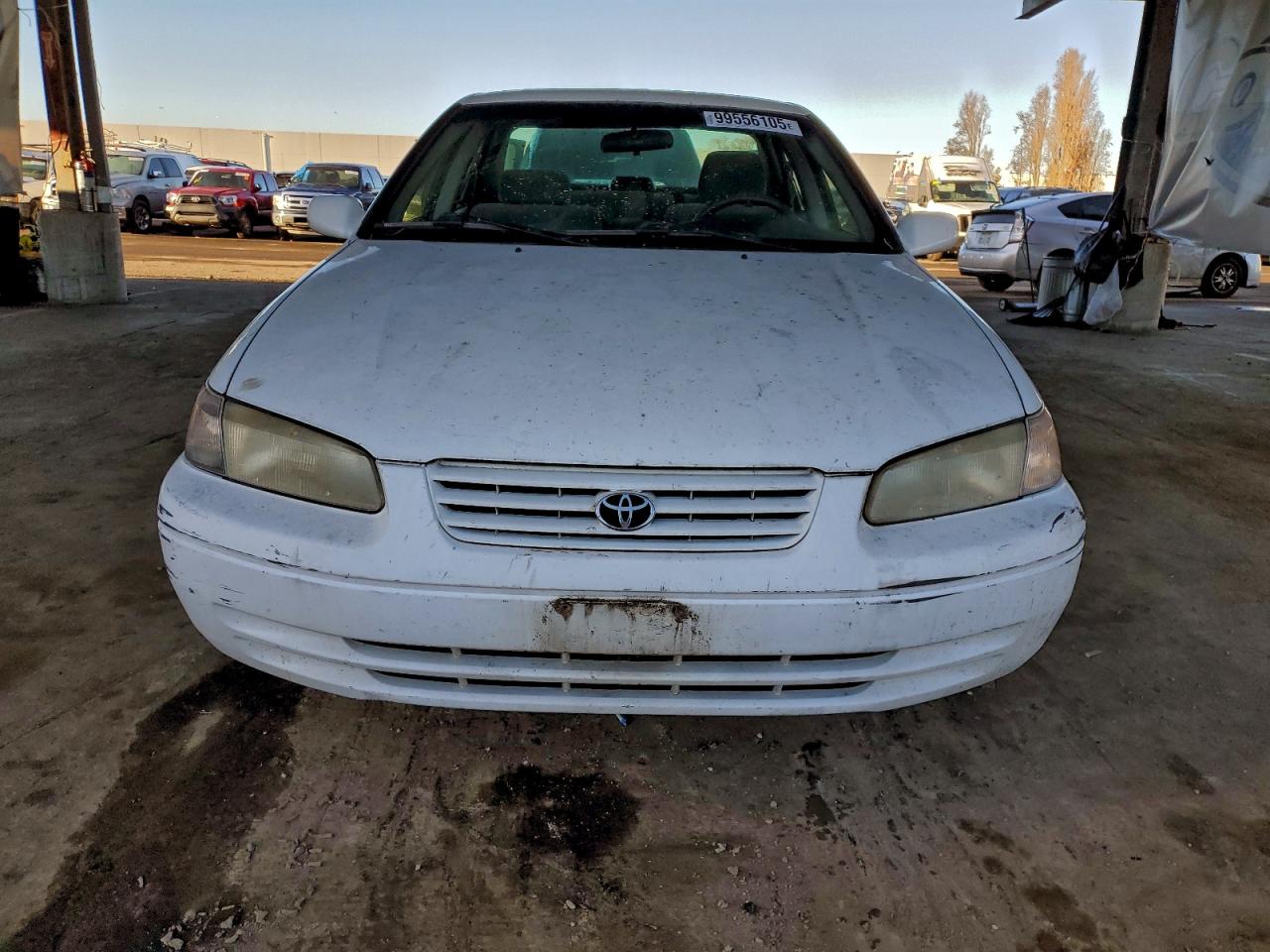 1999 TOYOTA CAMRY LE photo 5