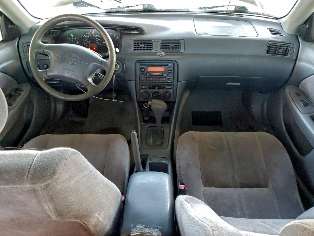 1999 TOYOTA CAMRY LE photo 8