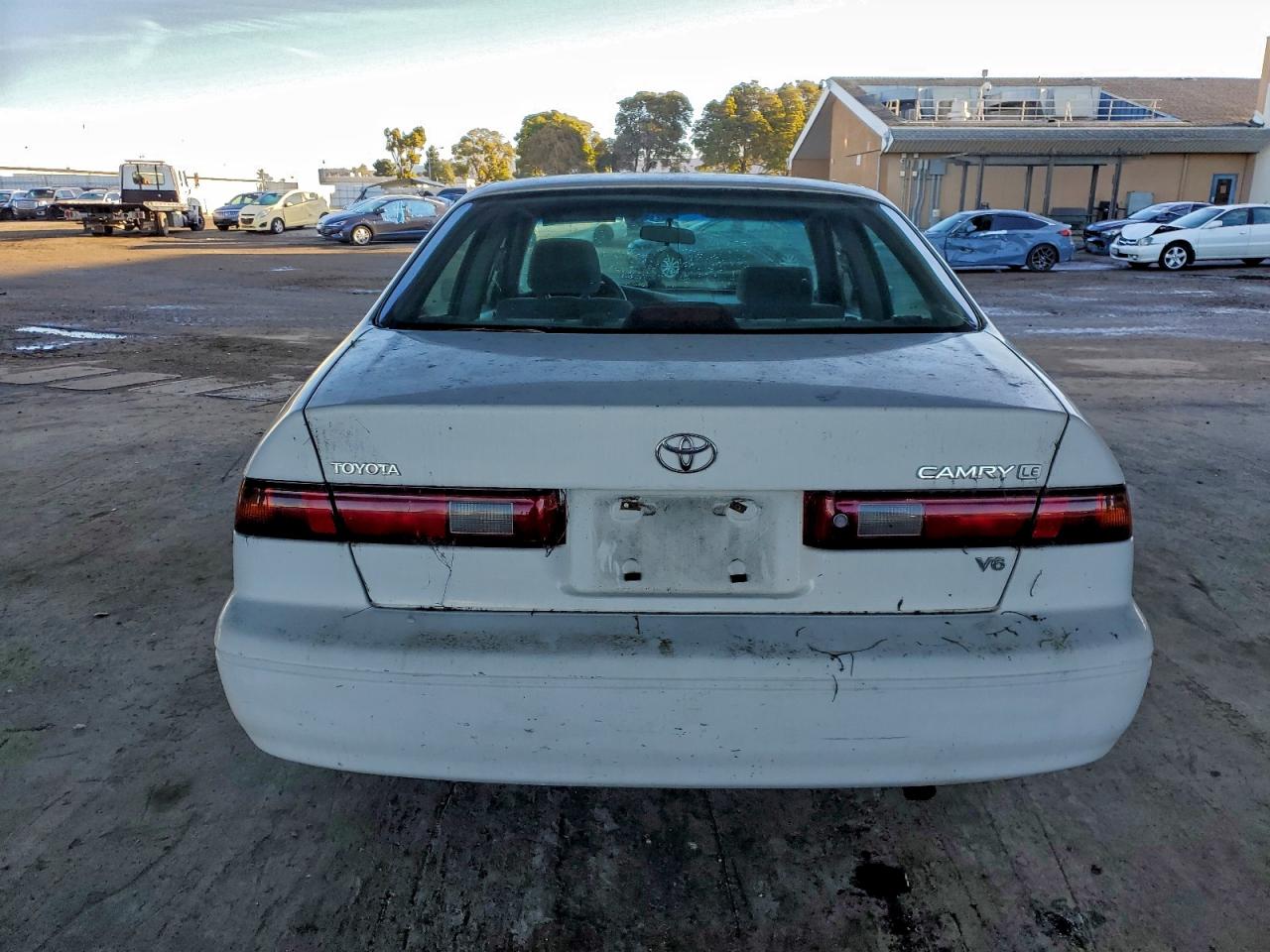 1999 TOYOTA CAMRY LE photo 6