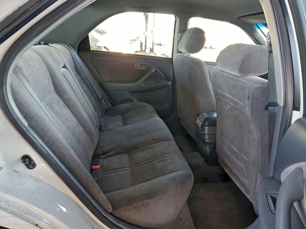 1999 TOYOTA CAMRY LE photo 10