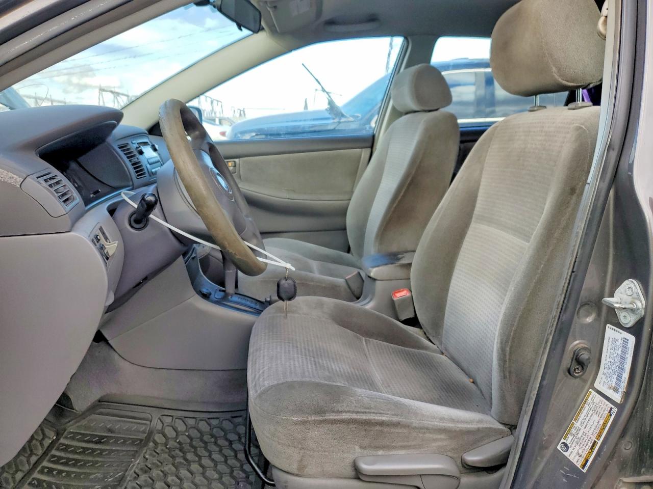 2005 TOYOTA COROLLA CE photo 7
