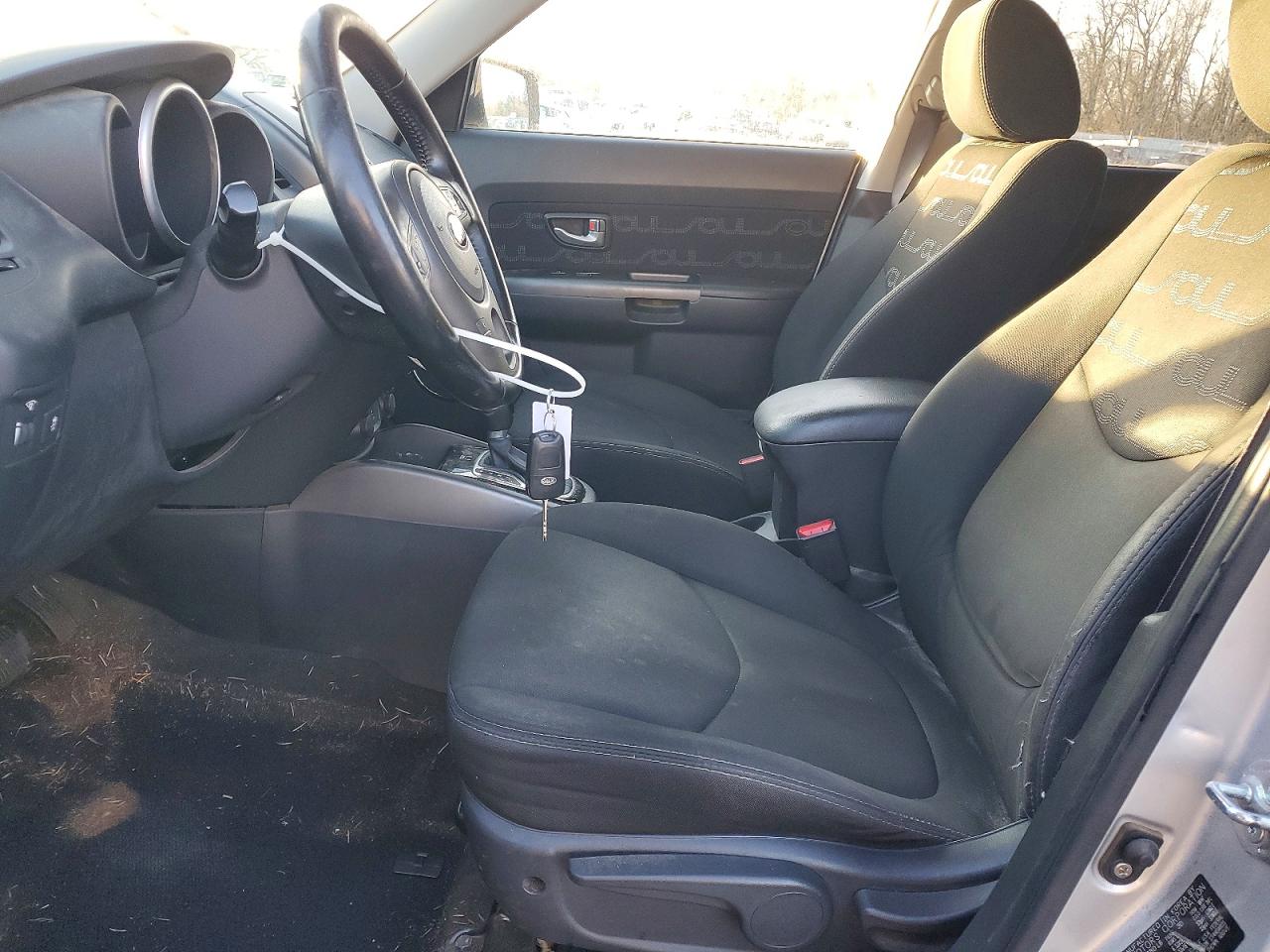 2013 KIA SOUL + photo 13