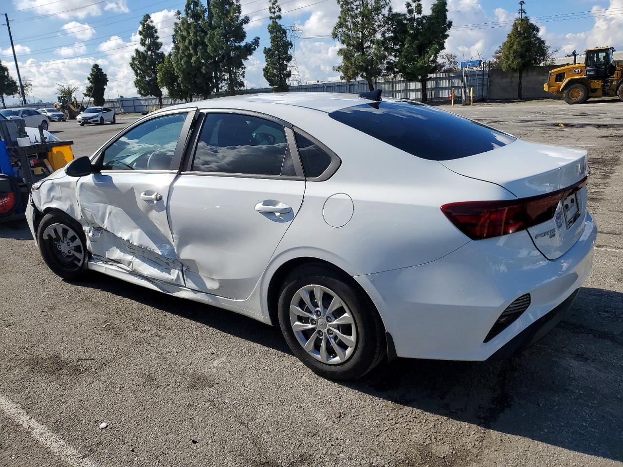 2023 KIA FORTE LX photo 2
