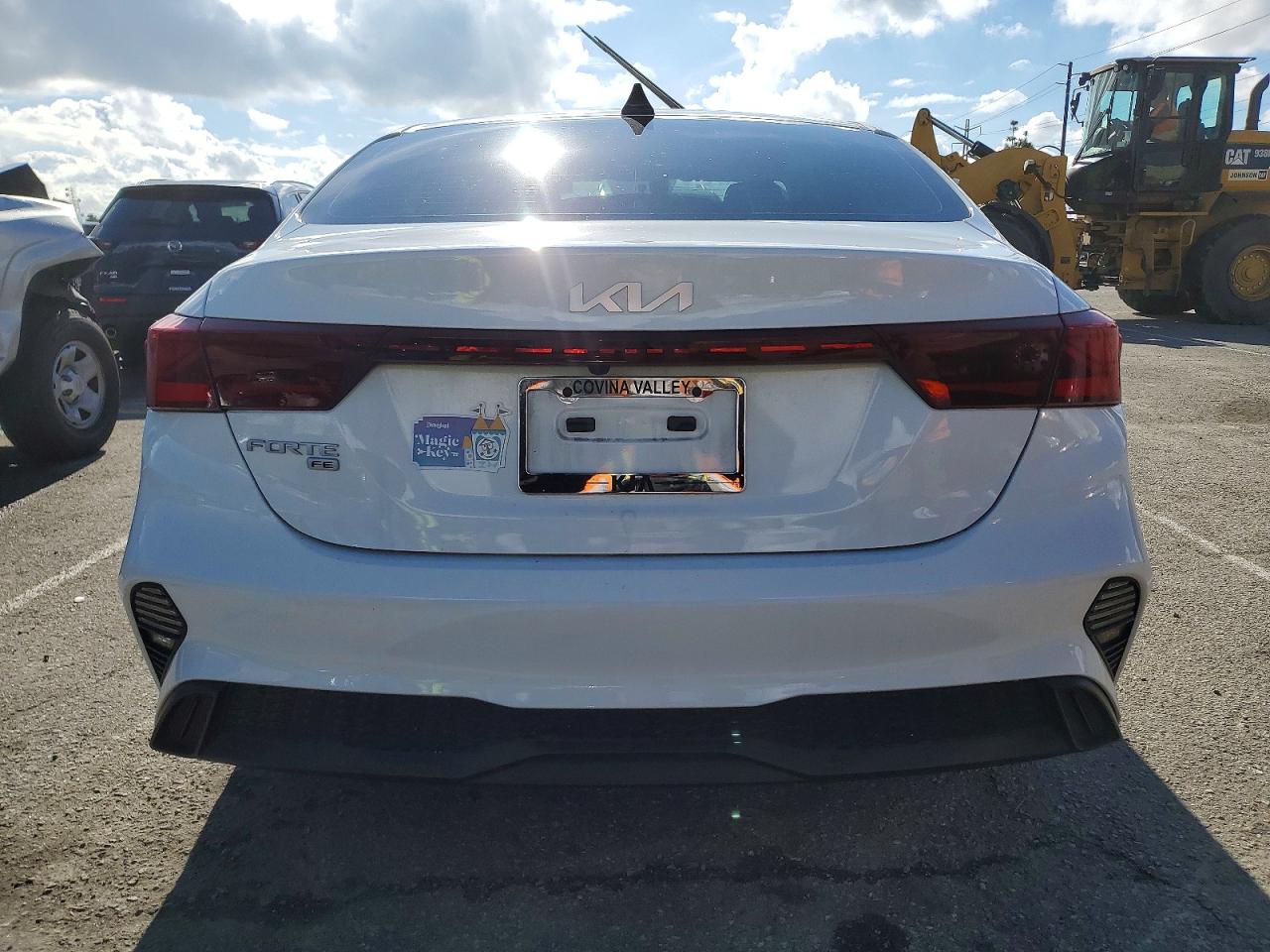 2023 KIA FORTE LX photo 6