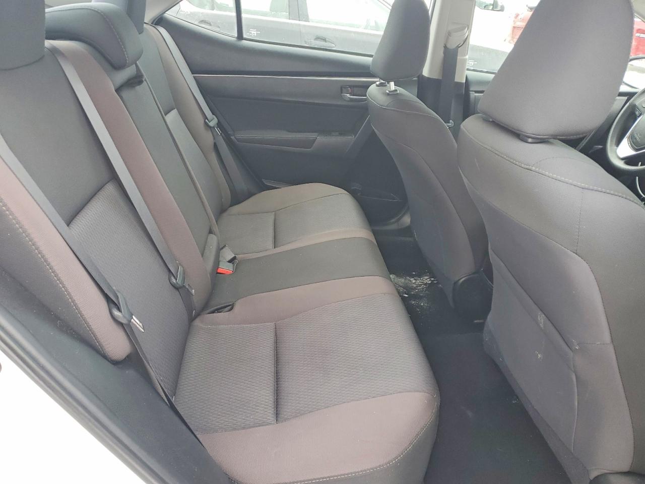 2019 TOYOTA COROLLA L photo 10