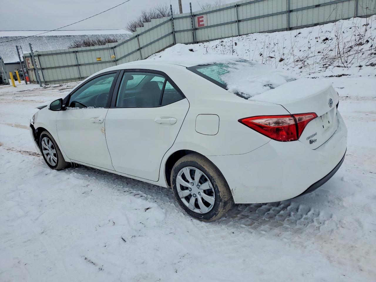 2019 TOYOTA COROLLA L photo 2