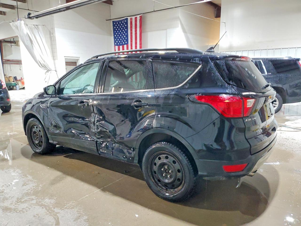 2019 FORD ESCAPE SEL photo 2
