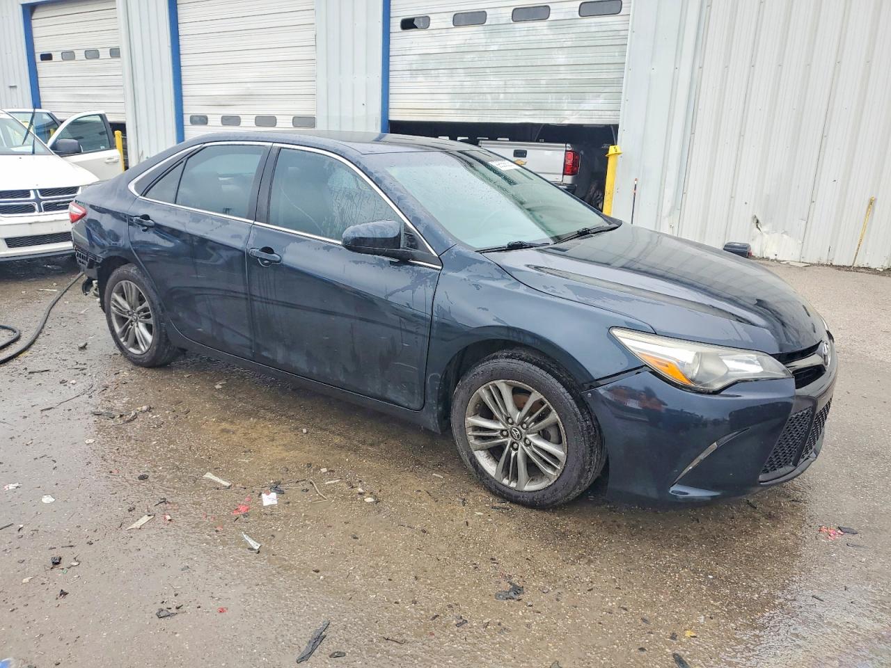 2016 TOYOTA CAMRY LE photo 4