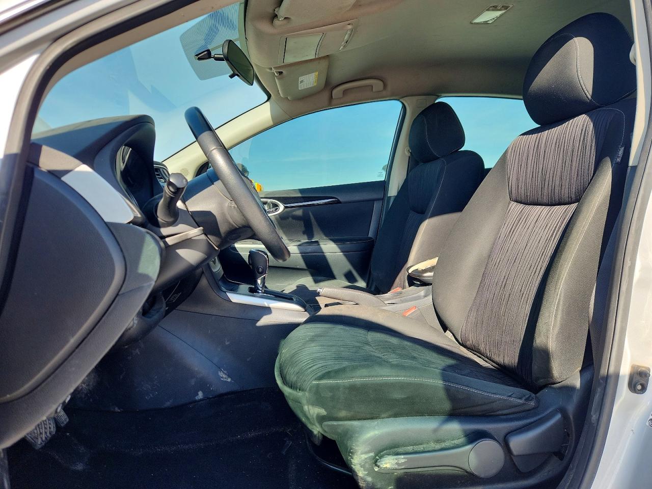 2019 NISSAN SENTRA S photo 7