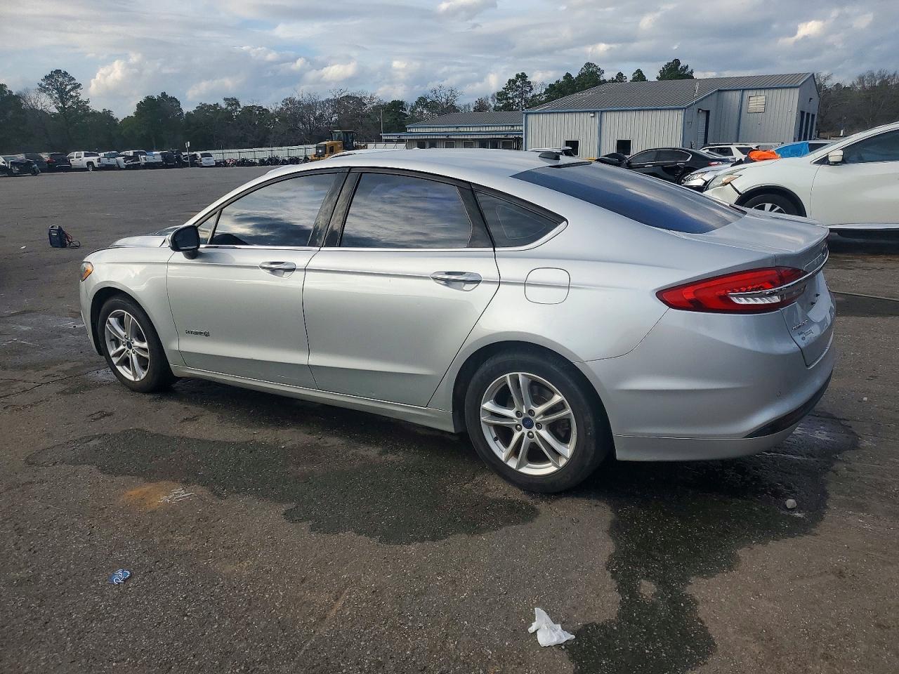 2018 FORD FUSION SE HYBRID photo 2