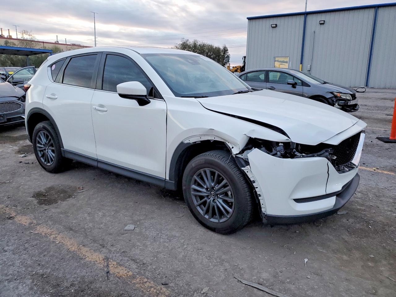 2021 MAZDA CX-5 TOURING photo 4