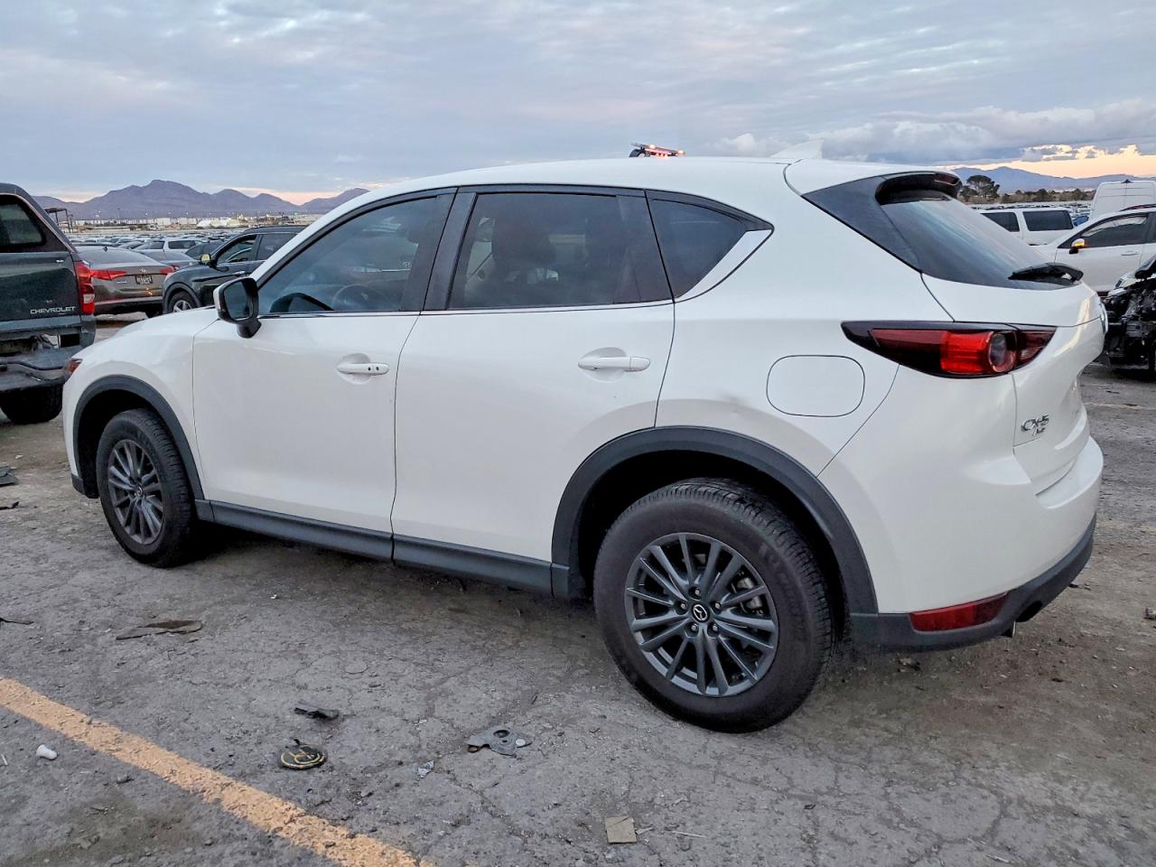 2021 MAZDA CX-5 TOURING photo 2